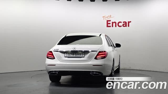Clasa E E250 Avantgarde