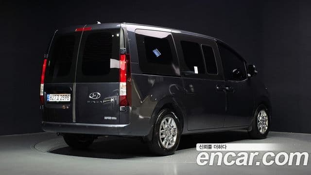 Staria L3.5 Cargo 5 locuri