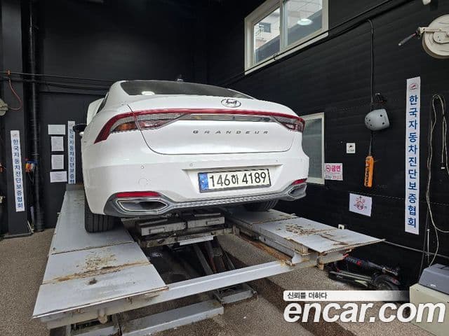 Grandeur 3.0 LPi (Rent-a-car)