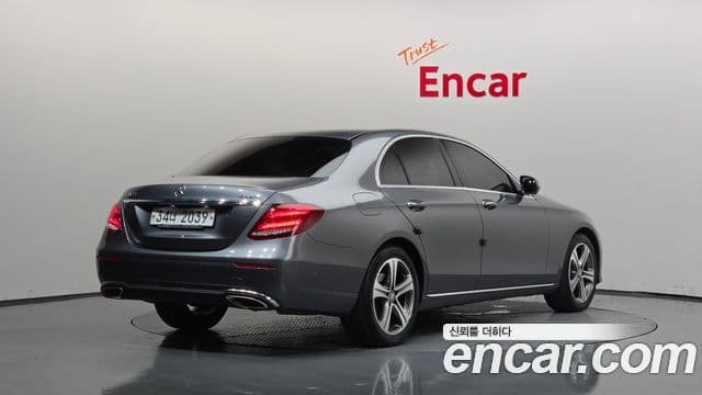 Clasa E E300 4MATIC Avantgarde