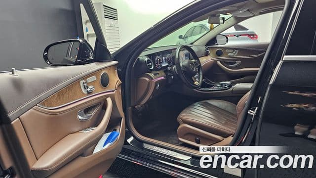 Clasa E E300 4MATIC Exclusive