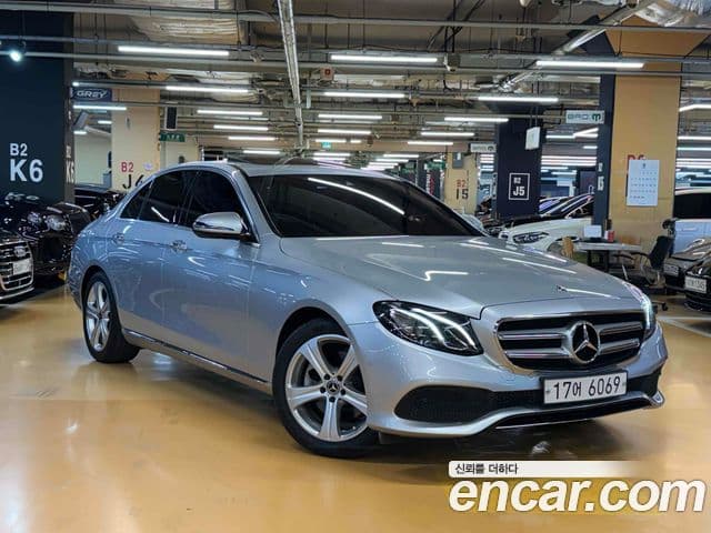 Clasa E E200 Avantgarde
