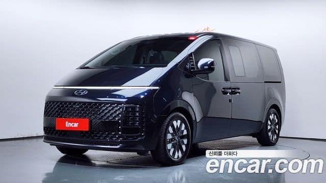 Staria L3.5 Lounge 9 locuri
