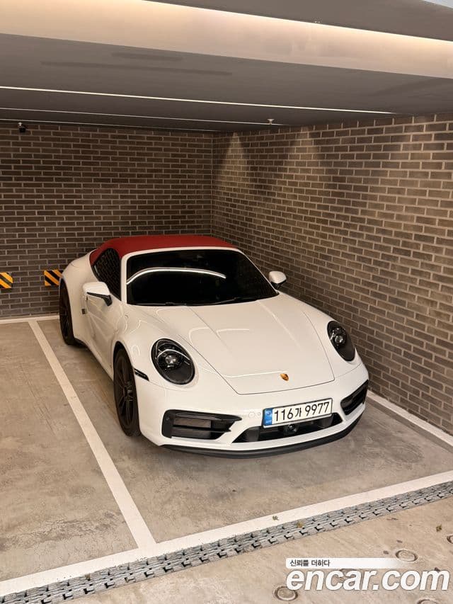 911 (992) Carrera 4 GTS Cabriolet