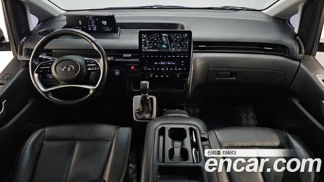 Staria 4WD Tourer 11 locuri