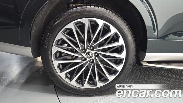 (LX3) HEV 2.5T 4WD 7 locuri
