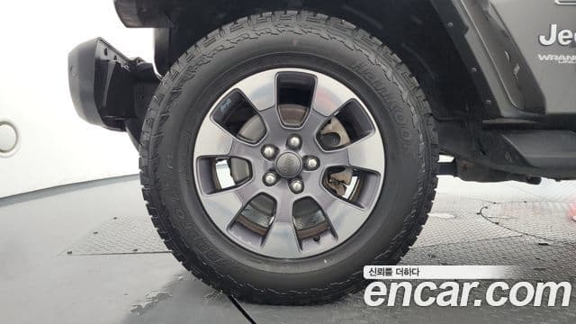 (JL) 2.0 Overland 4-door