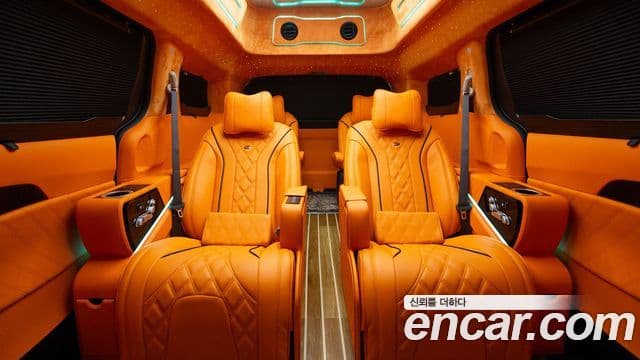 Carnival HEV 9 locuri Hi-Limousine (Special Vehicle)