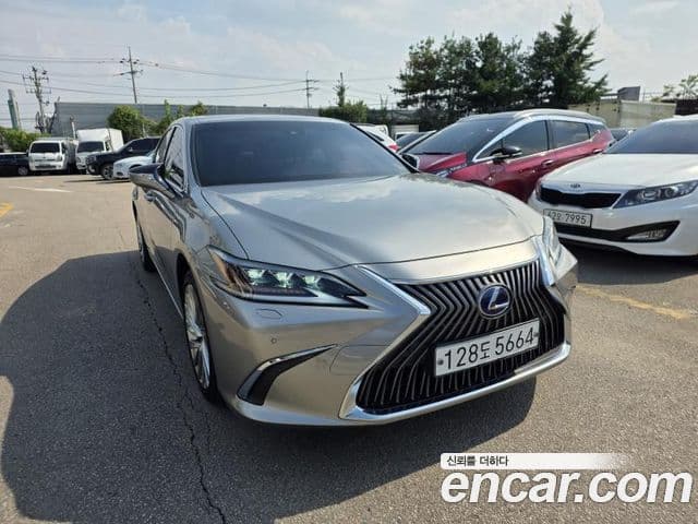 ES300h 7 Executive