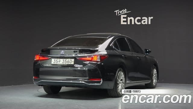 ES300h 7 Executive